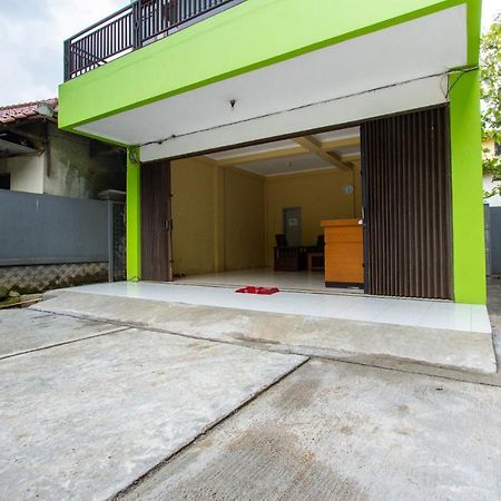Spot On 2891 999 Guest House Sumedang Экстерьер фото