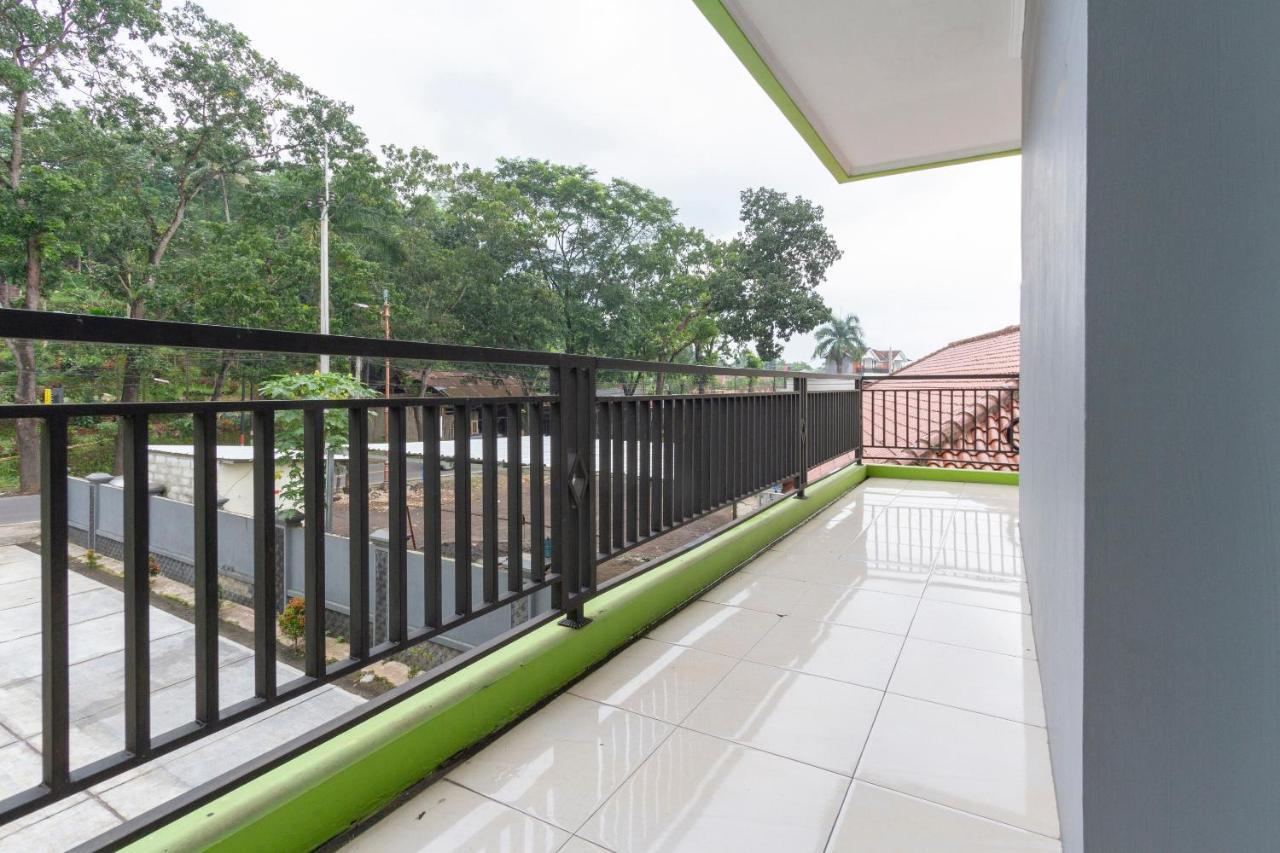Spot On 2891 999 Guest House Sumedang Экстерьер фото