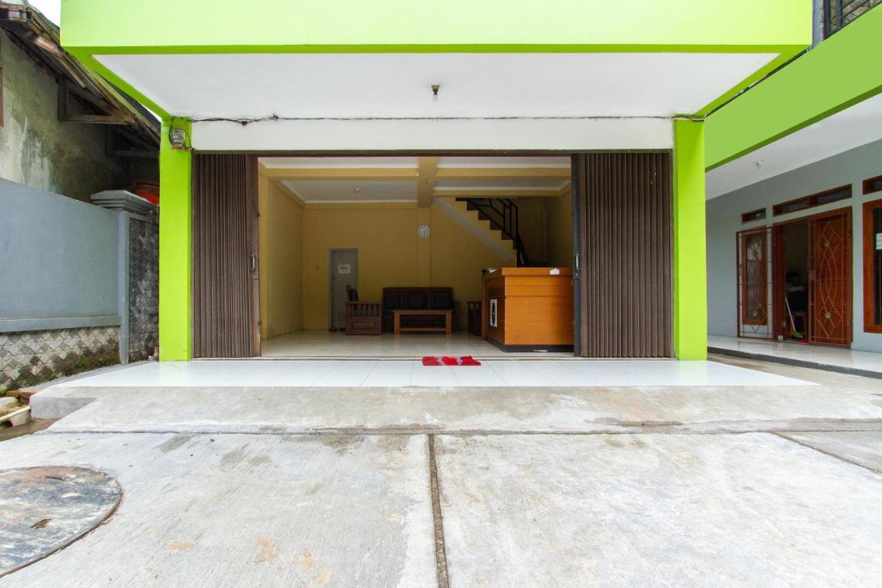 Spot On 2891 999 Guest House Sumedang Экстерьер фото