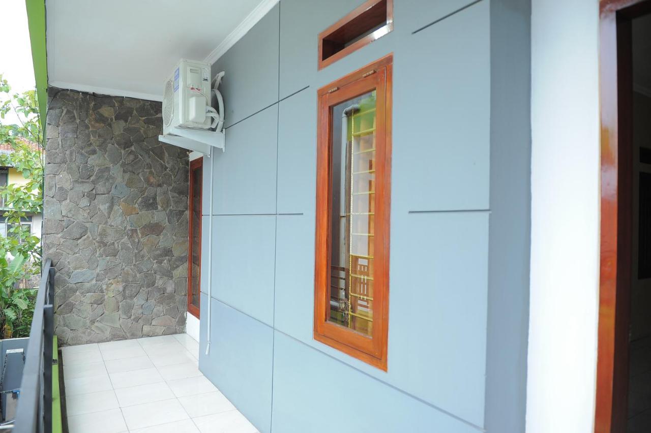 Spot On 2891 999 Guest House Sumedang Экстерьер фото