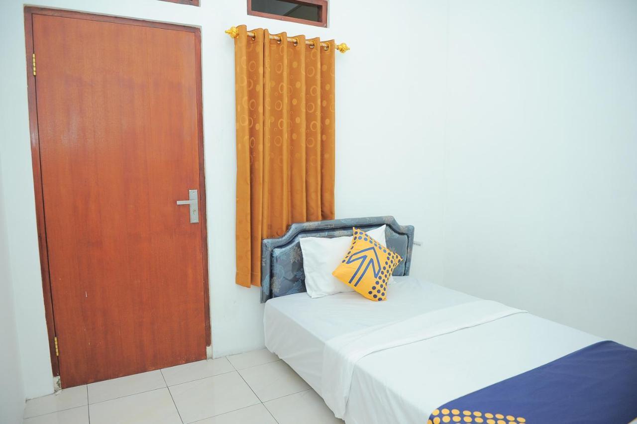 Spot On 2891 999 Guest House Sumedang Экстерьер фото